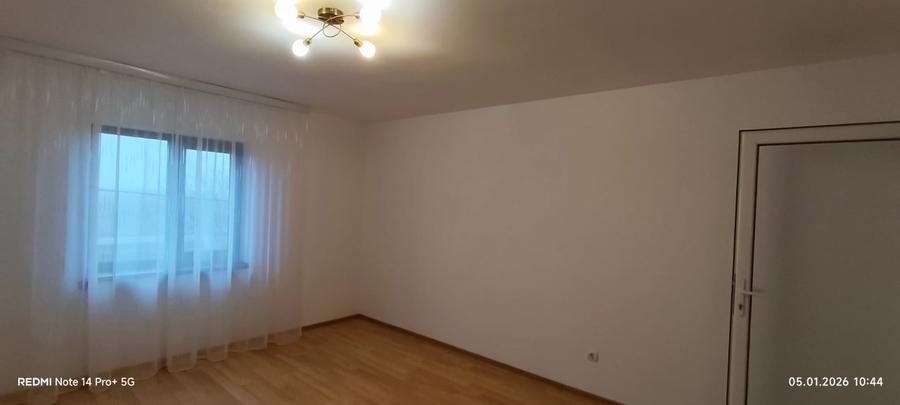 Casă individuală cu 5 camere cu Teren 1390 Mp în Radu Negru