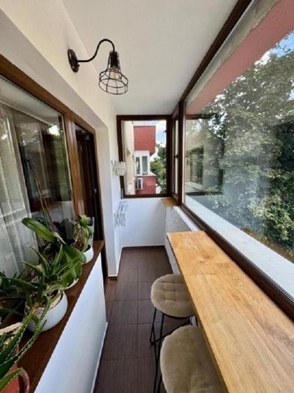 Apartament cu 3 camere decomandat, mobilat în Berceni