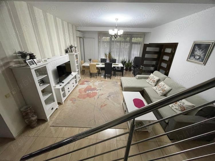 Casă cu 5 camere în Lazu