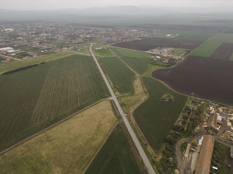 Teren agricol intravilan de 76000 mp, în Caporal Alexa