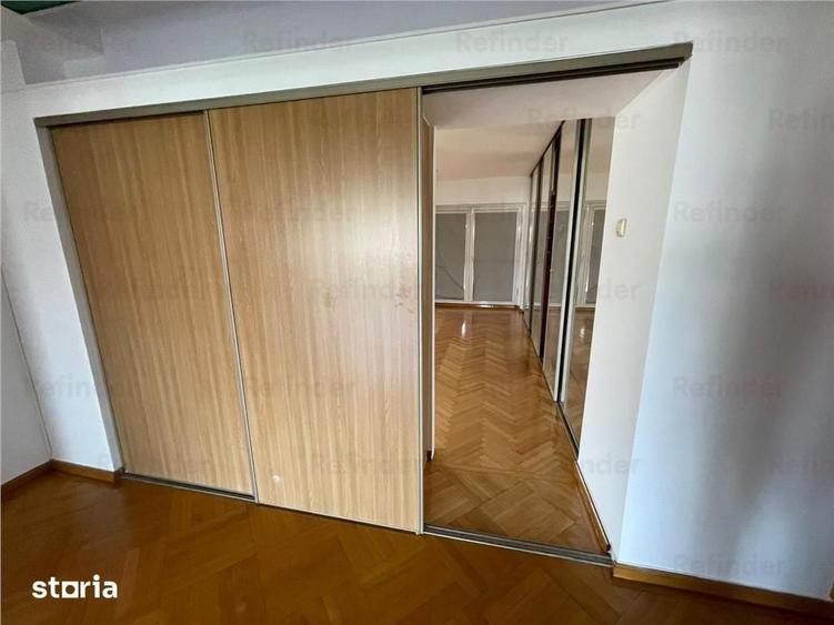 Apartament cu 3 camere decomandat în Centrul Civic
