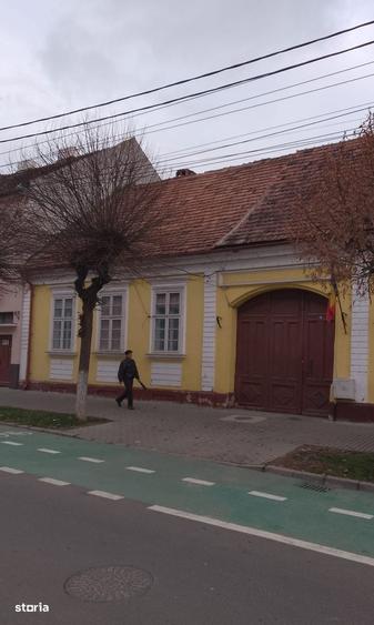 Casă cu 3 camere în Hurez