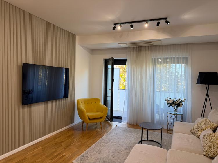Apartament cu 3 camere decomandat în Domenii