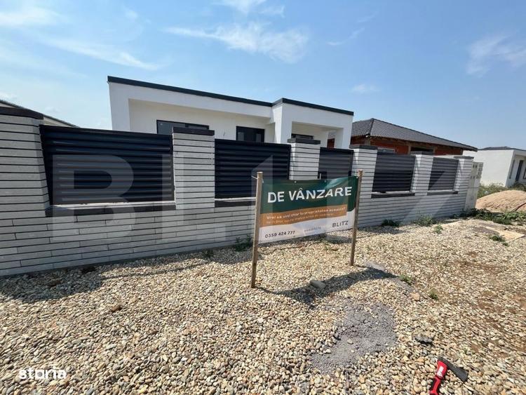 Casă cu 4 camere în Sântandrei