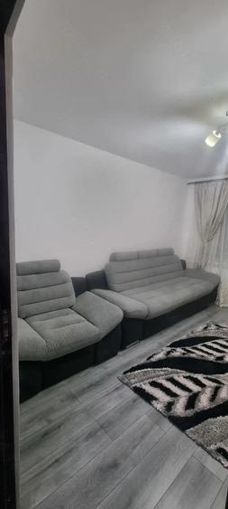 Apartament cu 3 camere decomandat în Cet