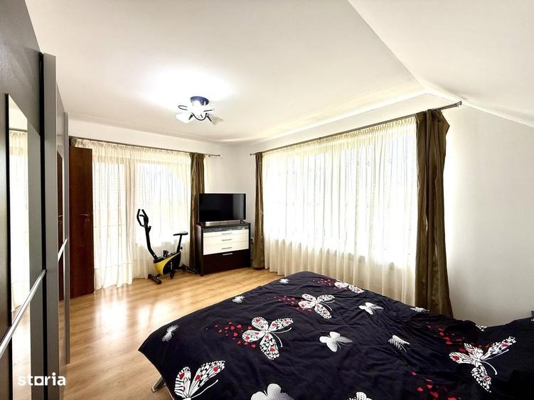 Casă cu 4 camere în Stana