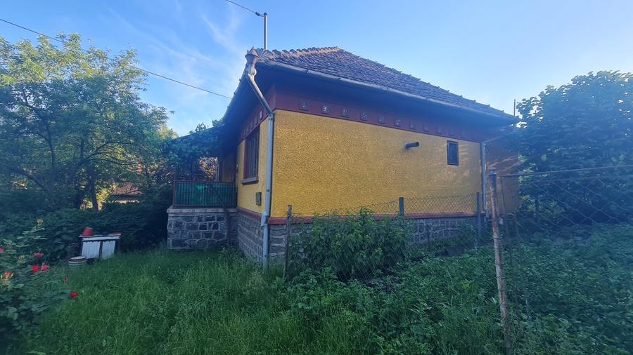 Casă individuală cu 2 camere cu Canalizare în Barza