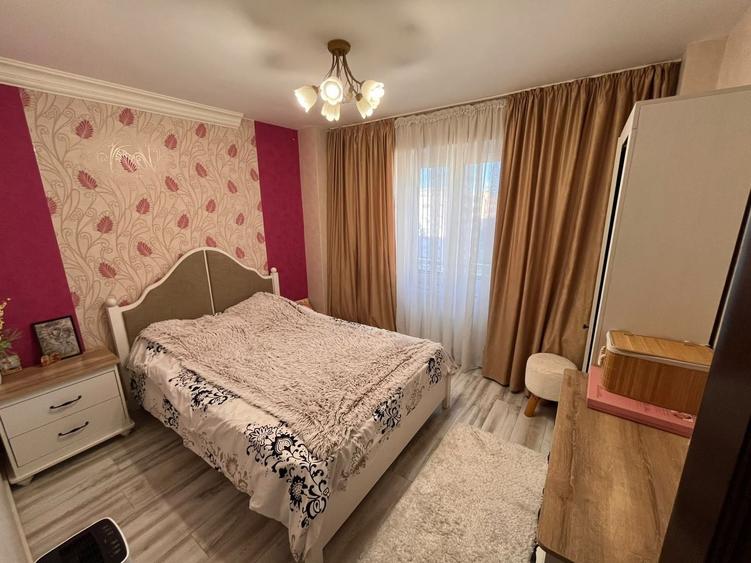 Apartament cu 3 camere decomandat, mobilat în Nerva Traian