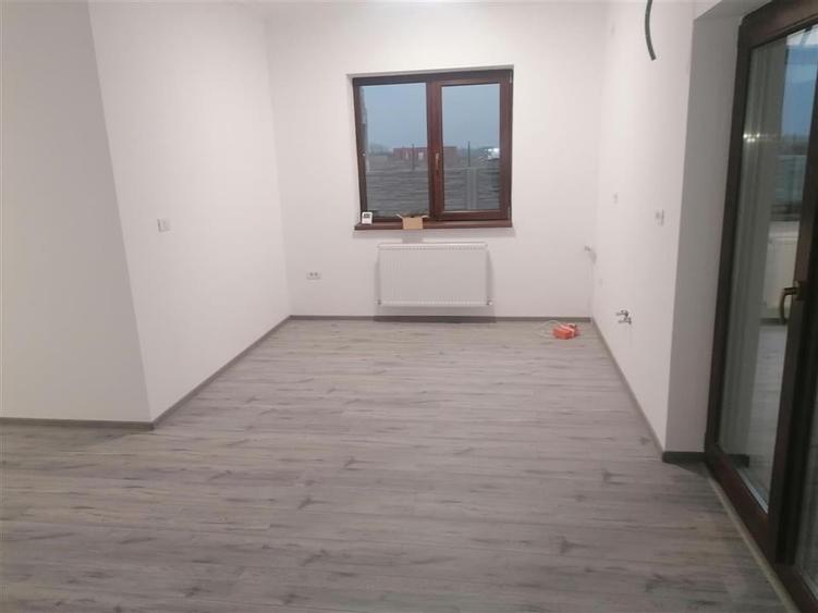 Duplex cu 4 camere cu Teren 400 Mp în Exterior Sud