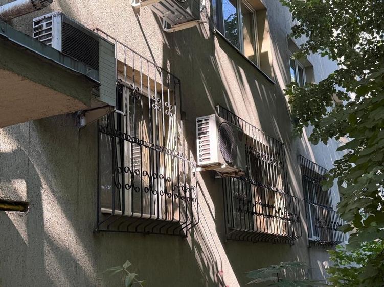 Apartament cu 3 camere semidecomandat, mobilat în Drumul Taberei