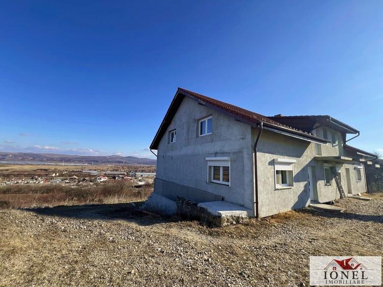 Casă individuală cu 20 camere cu Teren 6000 Mp în Teiuș