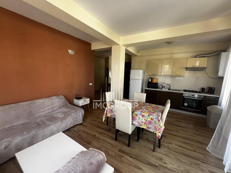 Apartament cu 4 camere semidecomandat, mobilat în Zorilor