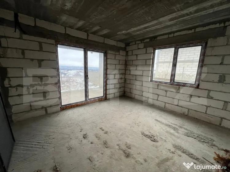 Casă cu 6 camere cu Teren 500 Mp în Central