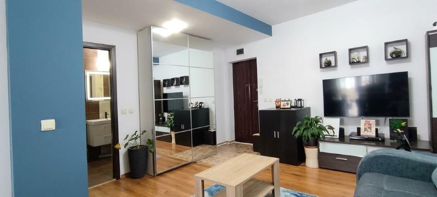 Apartament cu 2 camere semidecomandat, mobilat în Florești
