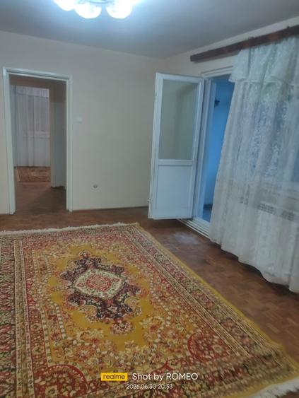 Apartament cu 2 camere semidecomandat în Letea