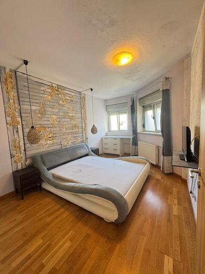 Apartament cu 3 camere în Torontalului