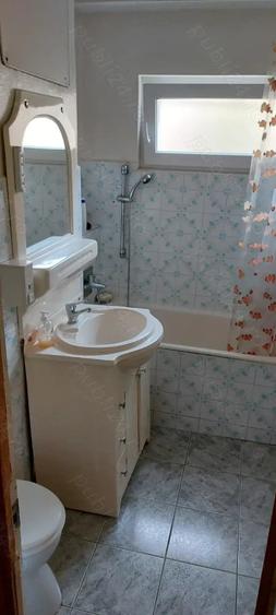 Apartament cu 3 camere semidecomandat în Govândari