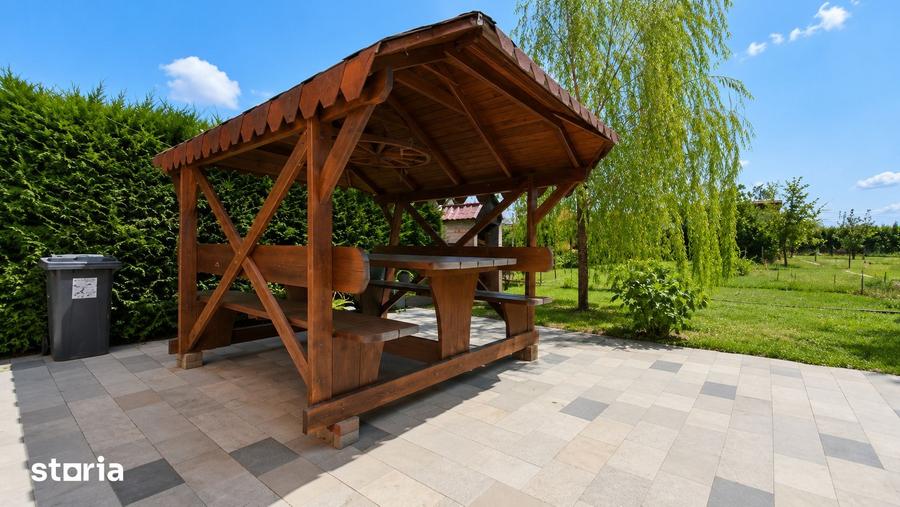 Casă cu 5 camere cu Canalizare în Zimandu Nou