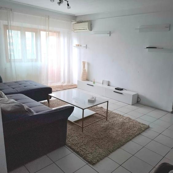 Apartament cu 3 camere decomandat, mobilat în Central