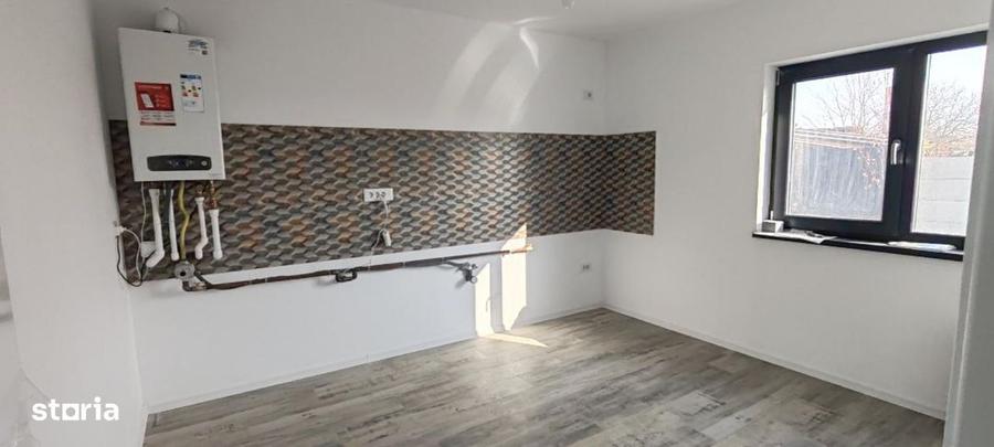Casă cu 4 camere în Clinceni