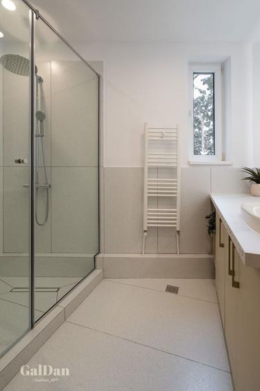 Apartament cu 4 camere, mobilat în Universitate