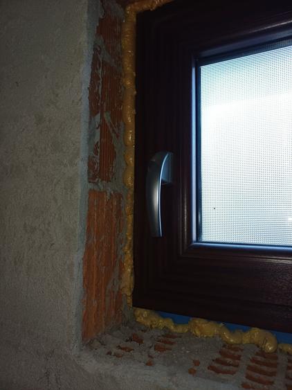 Casă cu 4 camere în Cernele