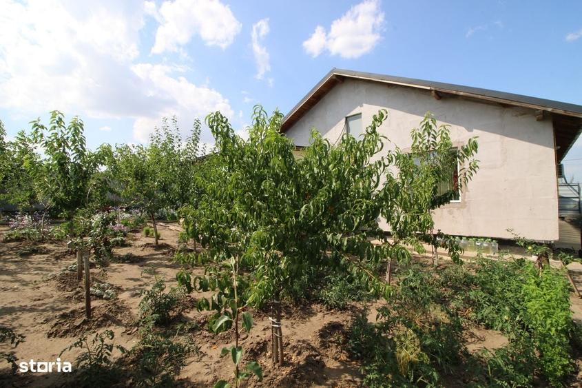 Casă cu 4 camere în Tulucești