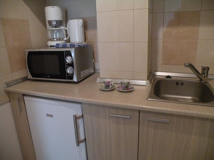 Apartament cu 2 camere decomandat în Calea Victoriei
