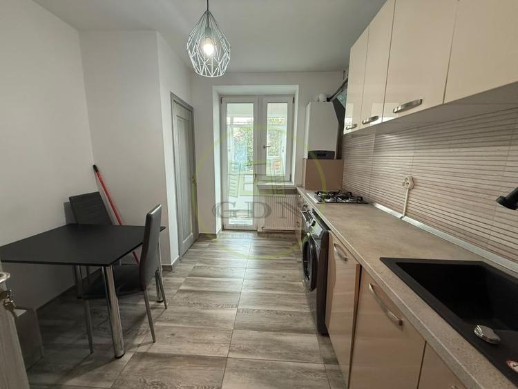 Apartament cu 2 camere decomandat, mobilat în Central
