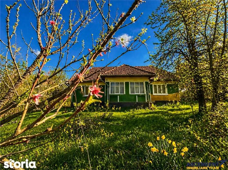 Casă cu 2 camere cu Teren 3400 Mp în Acățari