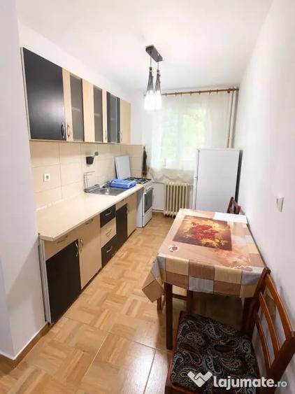 Apartament cu 2 camere decomandat în Hărmanului