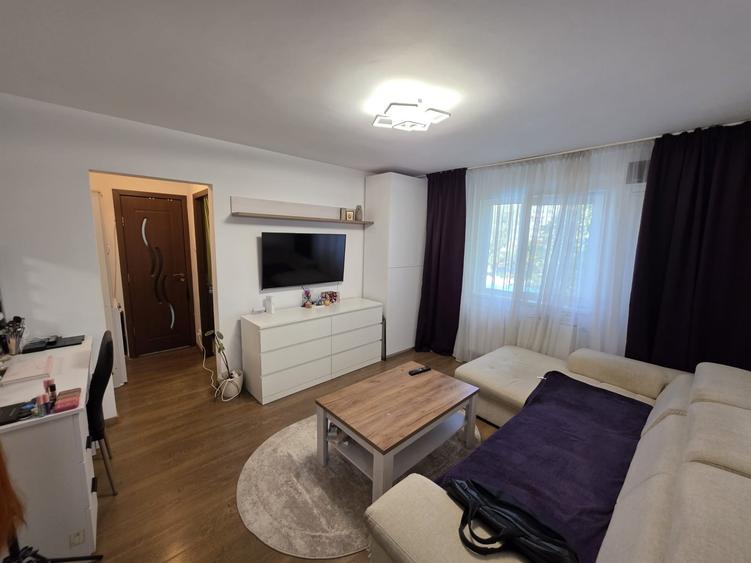Apartament cu 2 camere semidecomandat, mobilat în Berceni