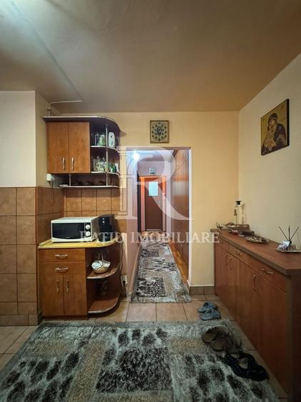 Apartament cu 3 camere decomandat, mobilat în Decebal