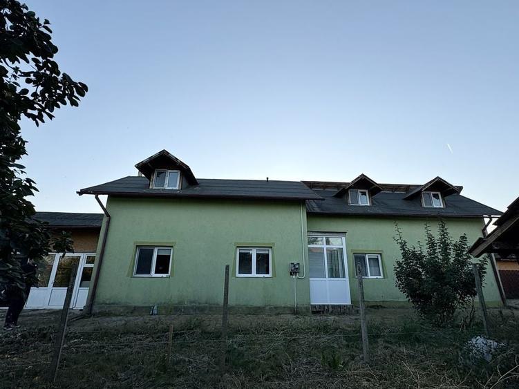 Casă cu 4 camere în Albești-Paleologu