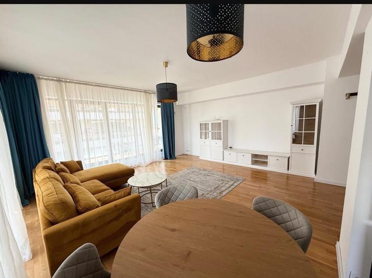 Apartament cu 3 camere în Băneasa