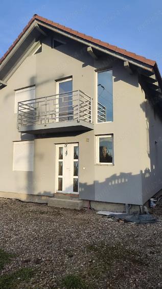 Casă cu 5 camere cu Teren 400 Mp în Caransebeș