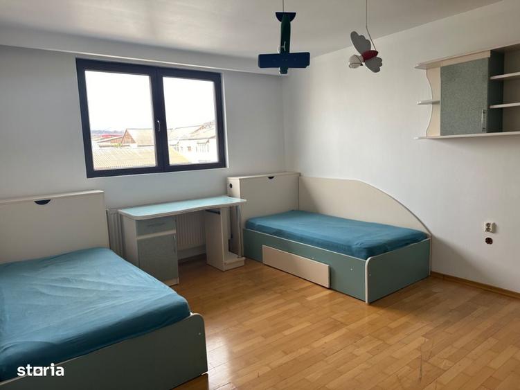 Apartament cu 3 camere în Central