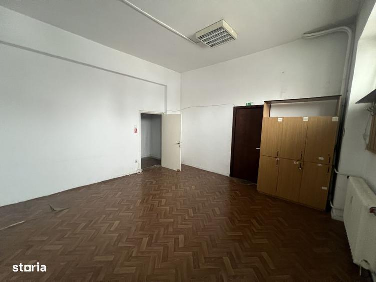 Spațiu comercial, de 100 mp, în Central