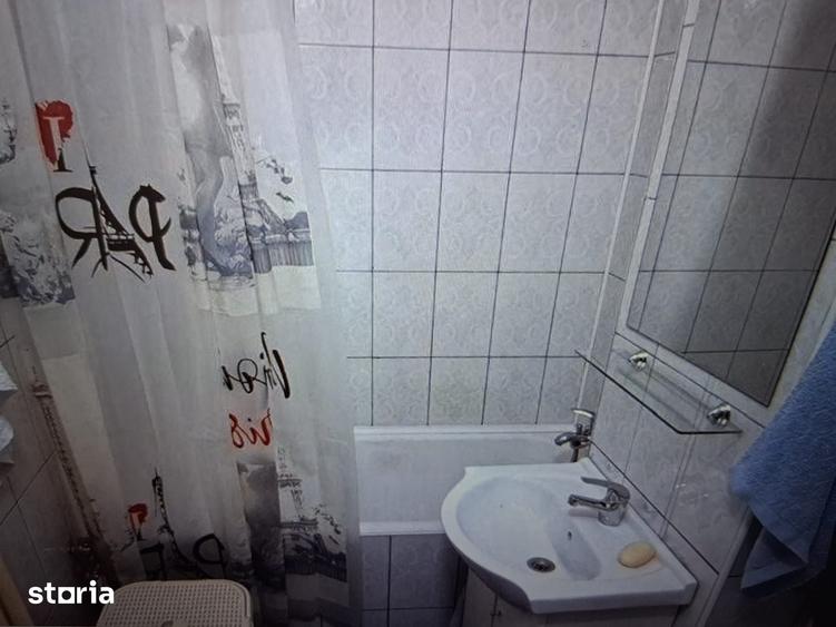 Apartament cu 2 camere decomandat în Tei