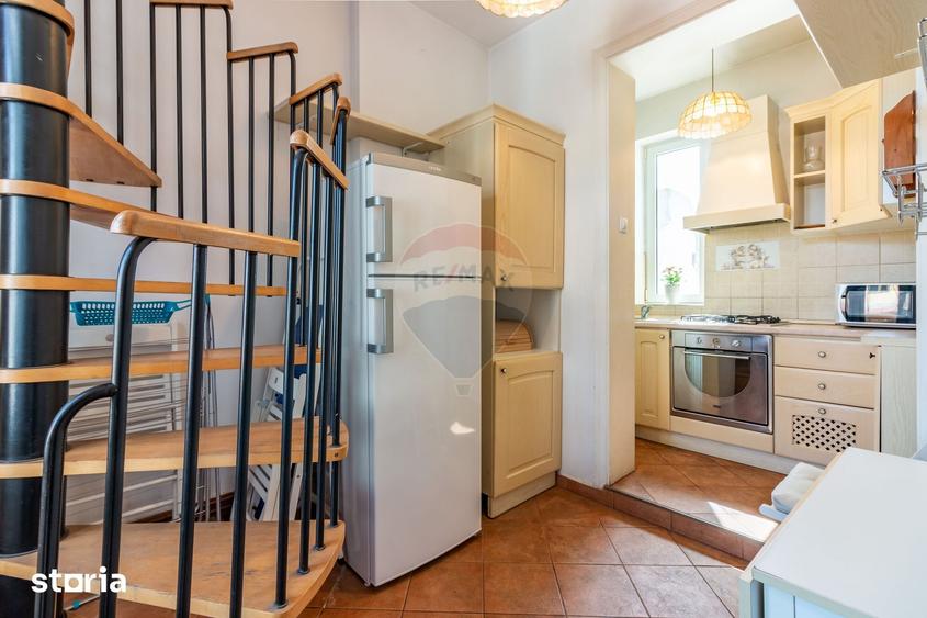 Apartament cu 4 camere, mobilat în Romană