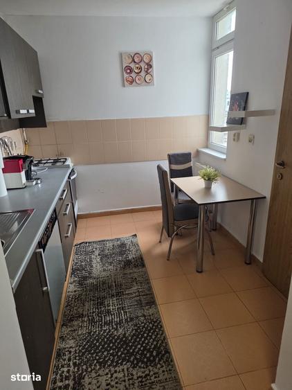 Apartament cu 4 camere semidecomandat în Central