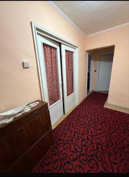 Apartament cu 3 camere decomandat în Rogerius