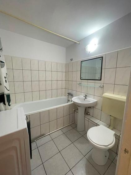 Apartament cu 2 camere decomandat în Titan