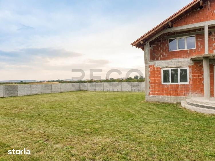 Casă cu 5 camere cu Teren 900 Mp în Tileagd
