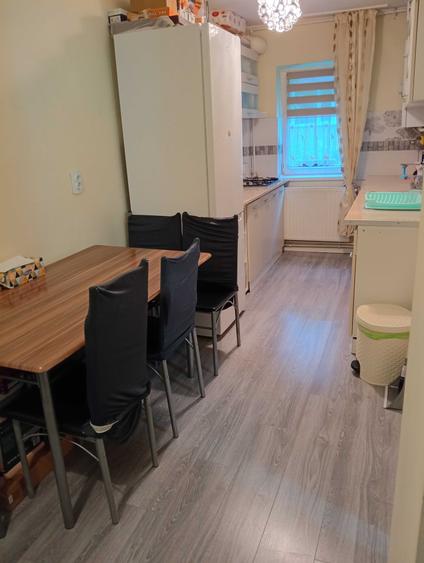 Apartament cu 2 camere decomandat în Astra