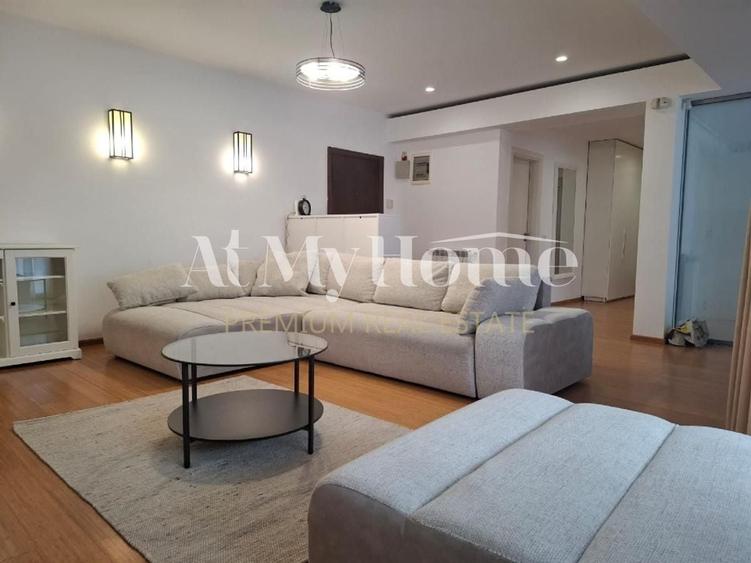 Apartament cu 4 camere decomandat, mobilat în Pipera