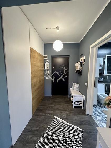 Apartament cu 3 camere decomandat, mobilat în Florești