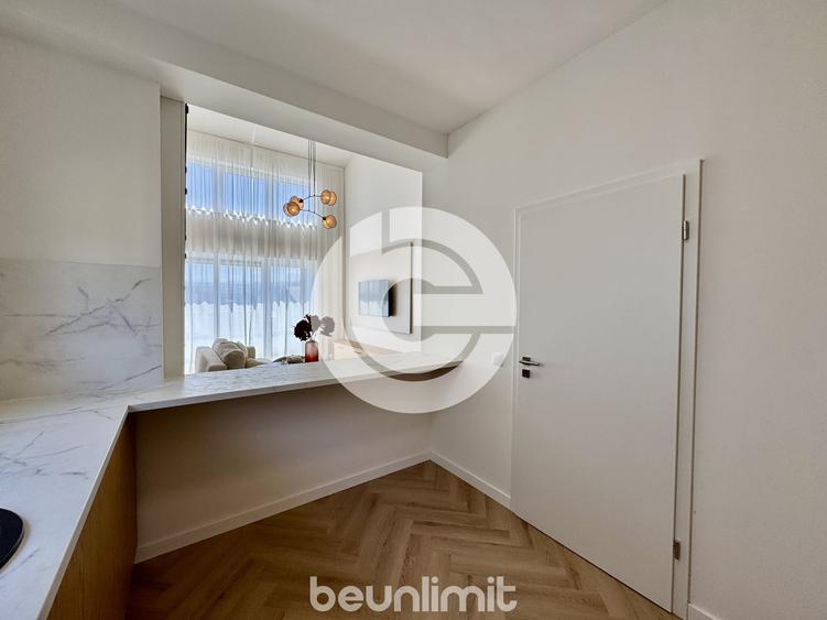 Penthouse cu 4 camere decomandat, mobilat în Cristian