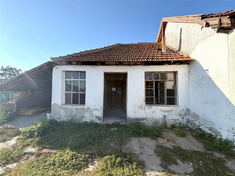 Casă cu 3 camere cu Teren 990 Mp în Tărian
