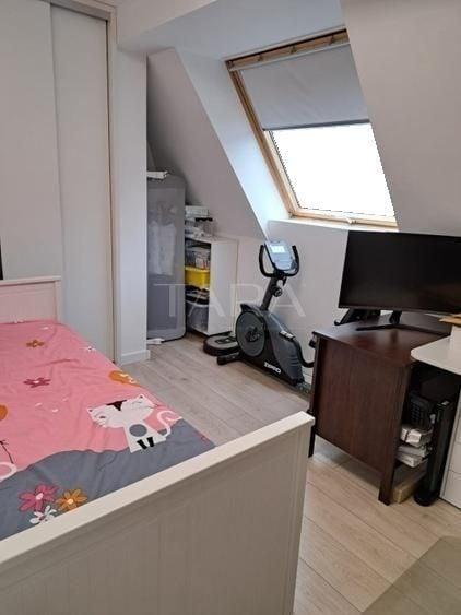 Apartament cu 3 camere semidecomandat, mobilat în Vest
